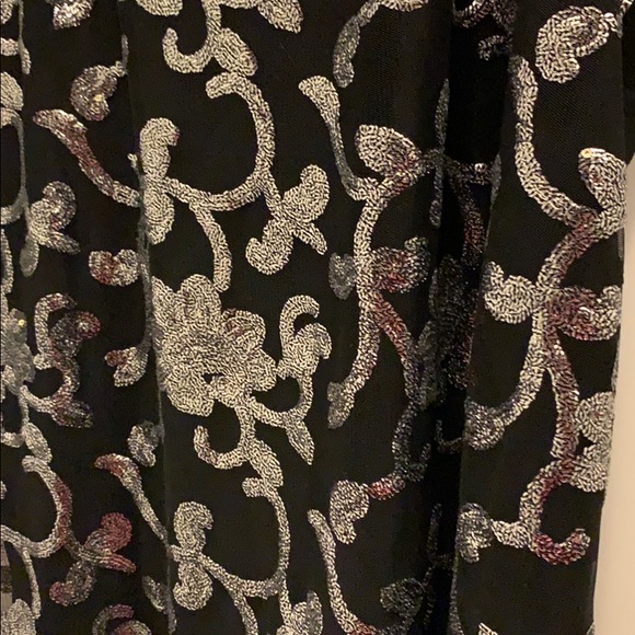 Black and silver tank top! - Picture 3 of 3